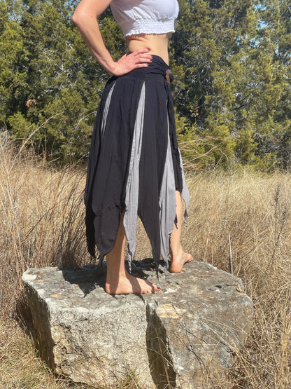 Petal Skirt- Black/grey